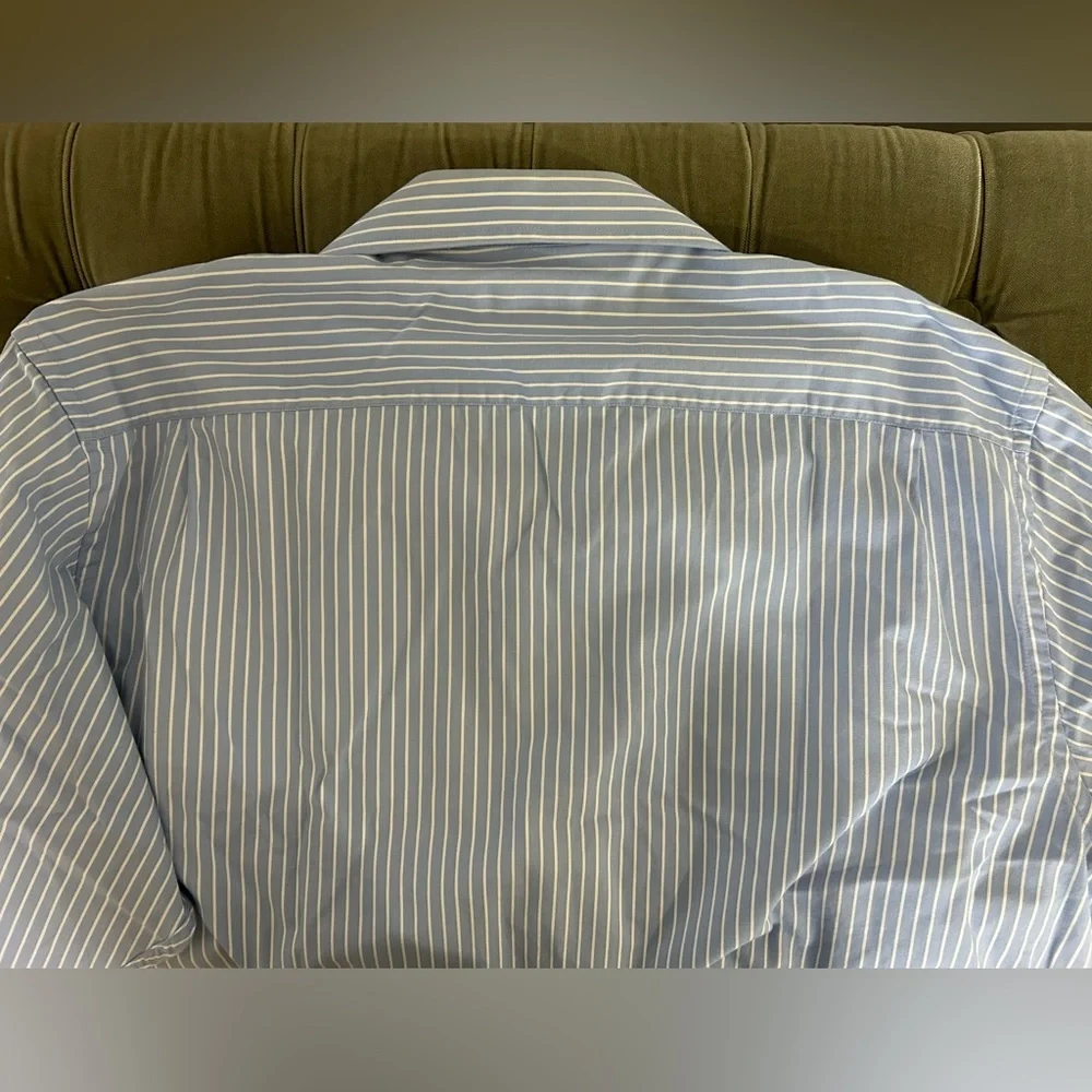 Banana Republic men’s buttoned shirt XL 17 17.5 blue/white stripes 100% cotton